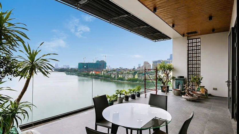 New Duplex 3-Bedroom Apartment with West Lake Views