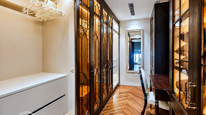 New Duplex 3-Bedroom Apartment with West Lake Views