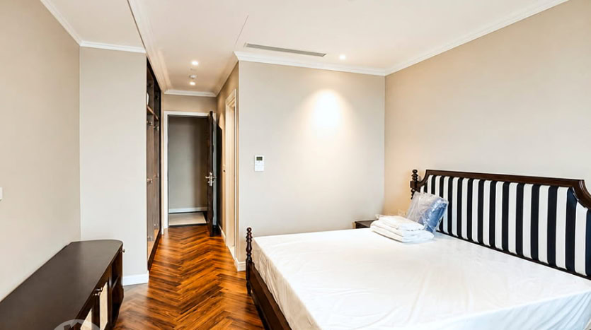 New Duplex 3-Bedroom Apartment with West Lake Views