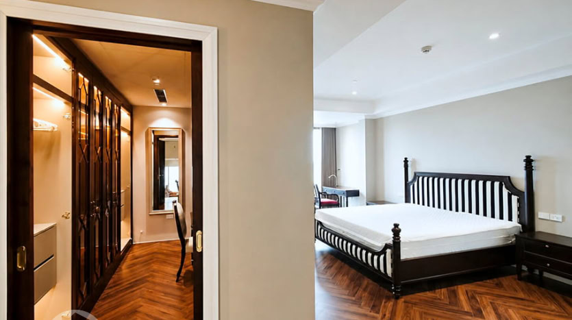New Duplex 3-Bedroom Apartment with West Lake Views