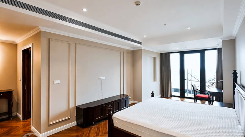 New Duplex 3-Bedroom Apartment with West Lake Views