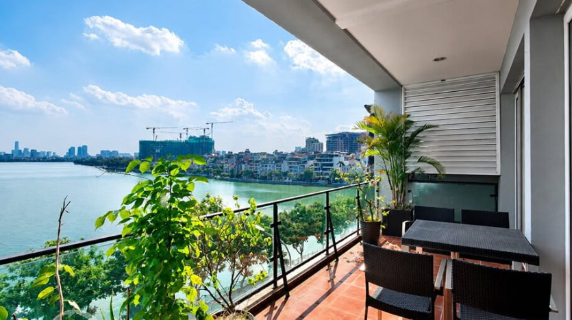 Spacious 3-Bedroom Apartment with Stunning West Lake Views