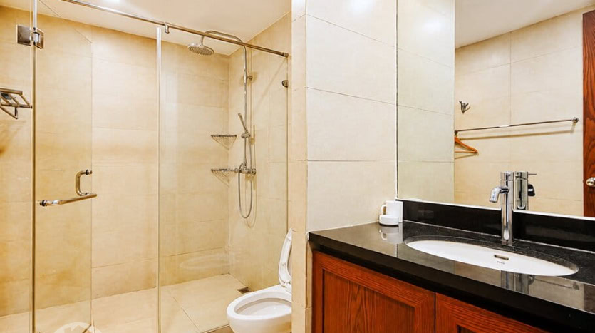 Spacious 3-Bedroom Apartment with Stunning West Lake Views