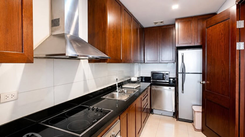 Spacious 3-Bedroom Apartment with Stunning West Lake Views