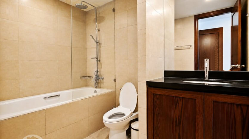 Spacious 3-Bedroom Apartment with Stunning West Lake Views