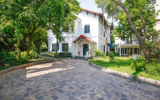 Ambassador Villa for Rent in Long Bien – 7 Beds, Pool & Garden