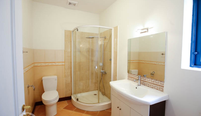 Ambassador Villa for Rent in Long Bien – 7 Beds Pool & Garden