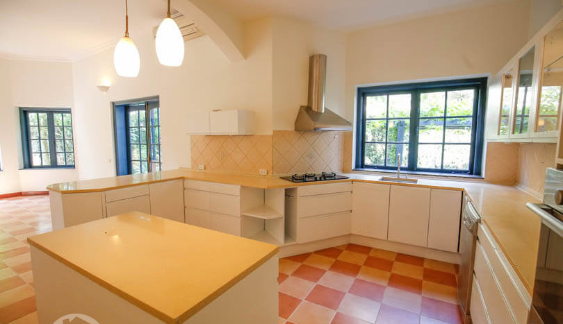 Ambassador Villa for Rent in Long Bien – 7 Beds Pool & Garden