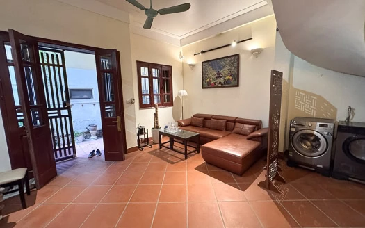 Charming 4 bedroom home with quality wooden interiors for rent
