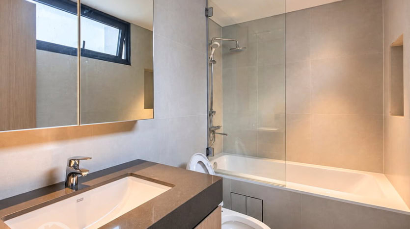 New 2-Bedroom Apartment with West Lake View for Rent