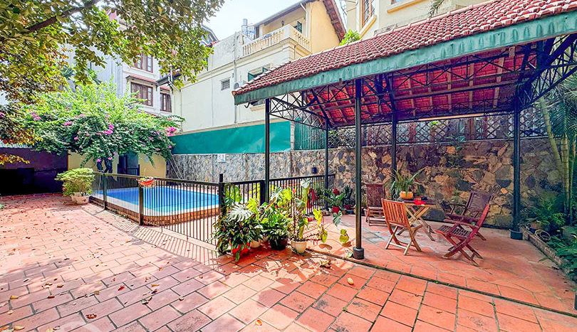 Villa with Large Swimming Pool & Garden for Rent in Tay Ho