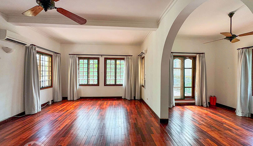 Villa with Large Swimming Pool & Garden for Rent in Tay Ho