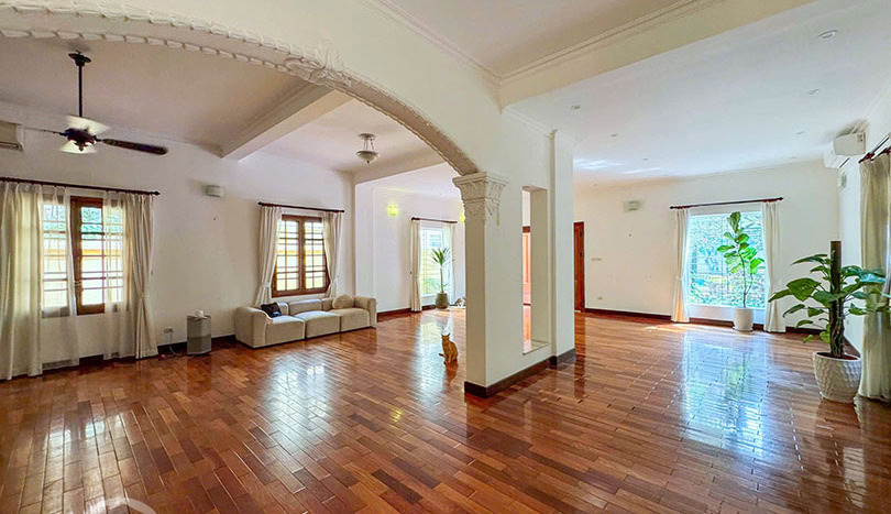 Villa with Large Swimming Pool & Garden for Rent in Tay Ho