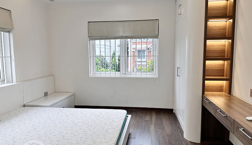 4-Bed House with Garden for Rent in Vinhomes Riverside Hanoi