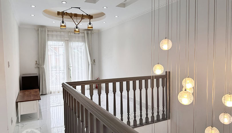 4-Bed House with Garden for Rent in Vinhomes Riverside Hanoi