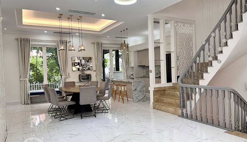 4-Bed House with Garden for Rent in Vinhomes Riverside Hanoi