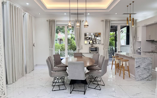 4-Bed House with Garden for Rent in Vinhomes Riverside Hanoi