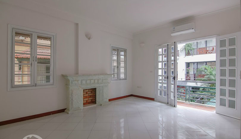 Bright Unfurnished 4-Bedroom House for Rent in Tay Ho, Hanoi