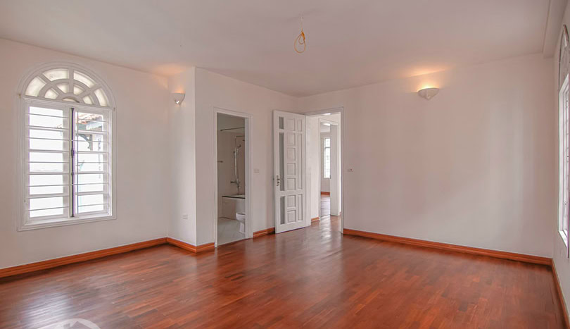 Bright Unfurnished 4-Bedroom House for Rent in Tay Ho, Hanoi