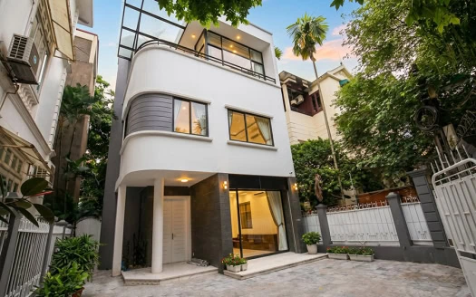 Modern furnished 3 beds house with garden to rent in Tay Ho