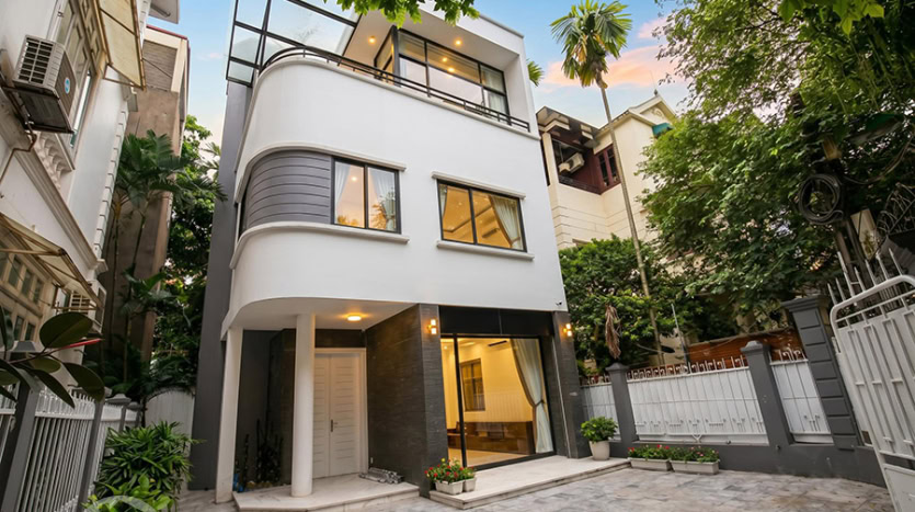 Modern furnished 3 beds house with garden to rent in Tay Ho