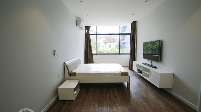Modern furnished 3 beds house with garden to rent in Tay Ho