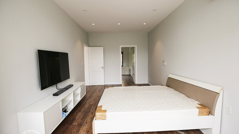 Modern furnished 3 beds house with garden to rent in Tay Ho