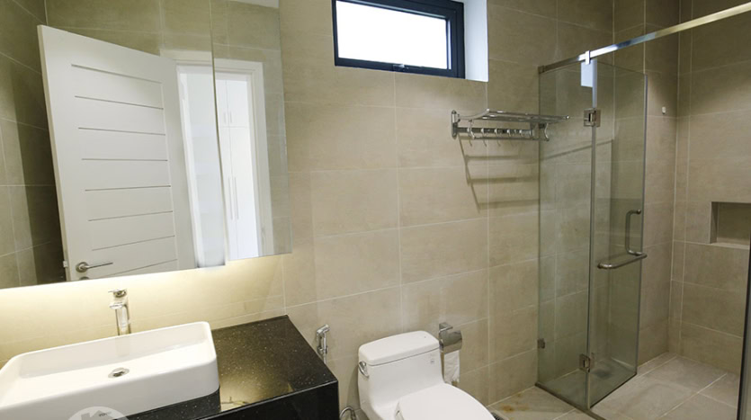 Modern furnished 3 beds house with garden to rent in Tay Ho