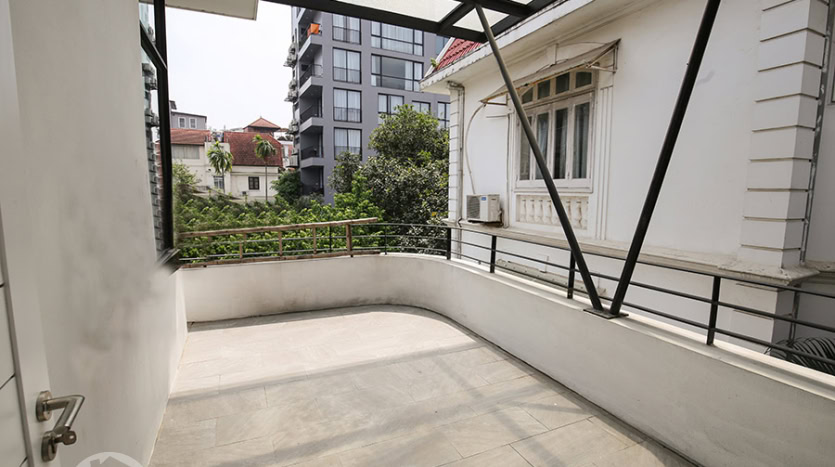 Modern furnished 3 beds house with garden to rent in Tay Ho